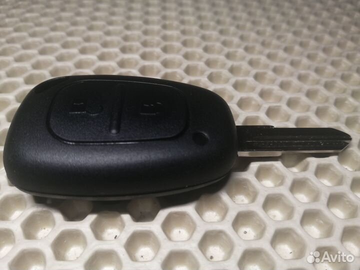 TRW 101546-B Renault/ Nissan/ Opel чип ключ VAC102