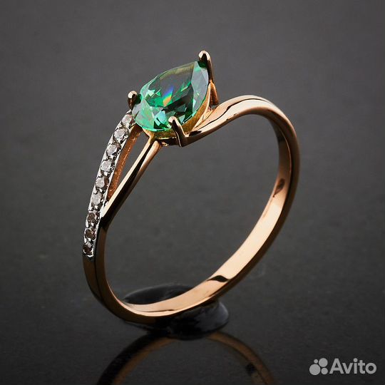 Кольцо из красного золота с алпанитом и фианитами