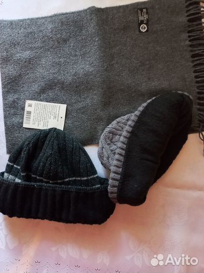 Шапки 3 штуки и шарфы разные