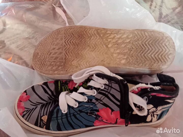 Кроссовки детские