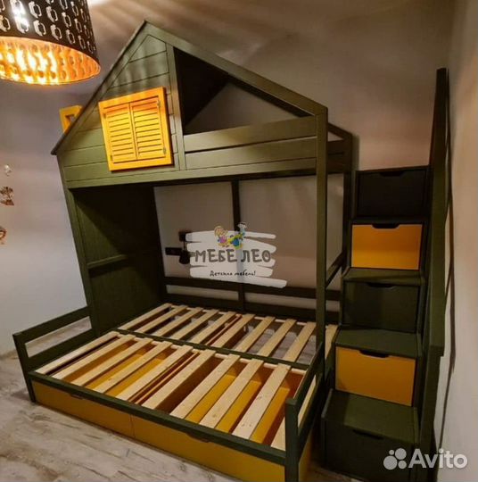 Двухъярусная кровать