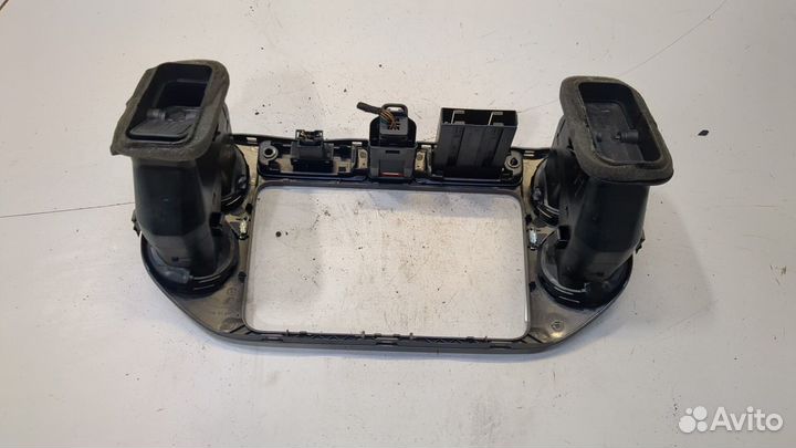 Рамка под магнитолу Volkswagen Tiguan