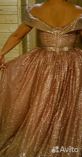 Роскошное бальное платье