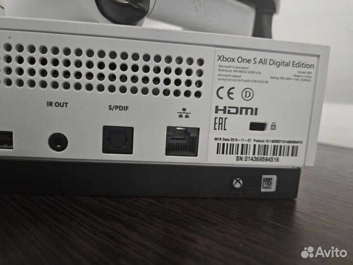 Игровая приставка xbox one s 1 tb