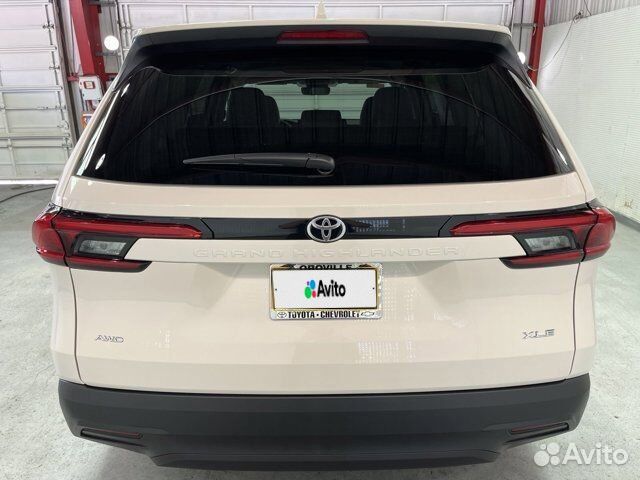 Toyota Highlander 2.4 AT, 2023, 1 км