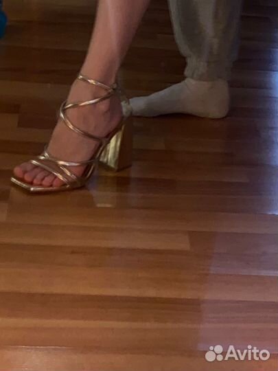 Босоножки женские 39 размер
