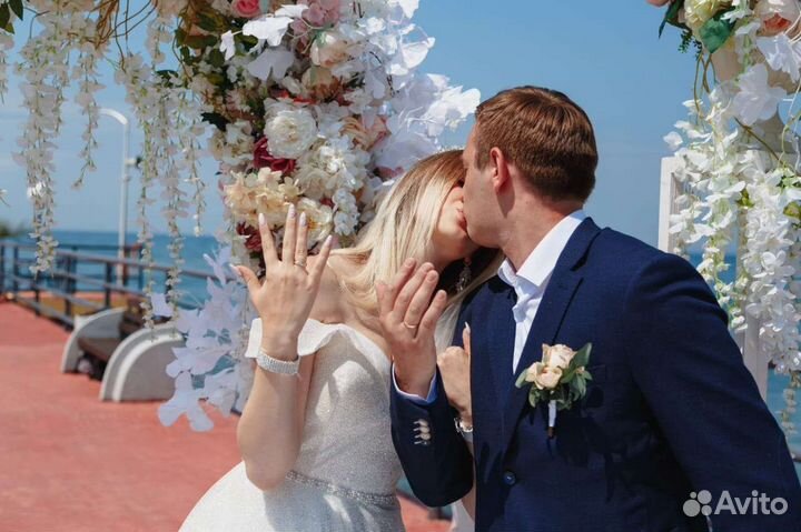 Ведущий - организатор