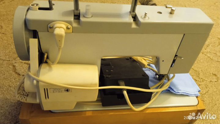 Продам швейную машину Чайка