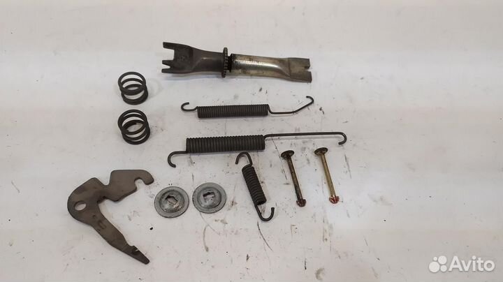 Механизм стояночного тормоза nissan Bluebird Sylph