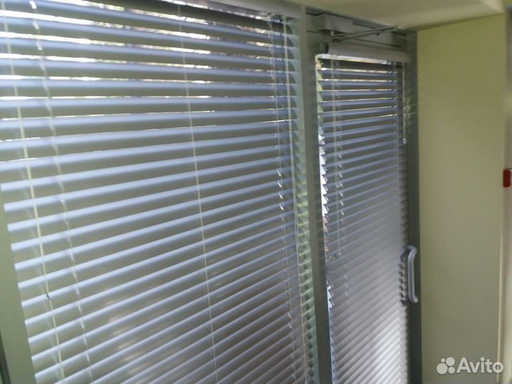 Установка жалюзи вертикальных, горизонтальных