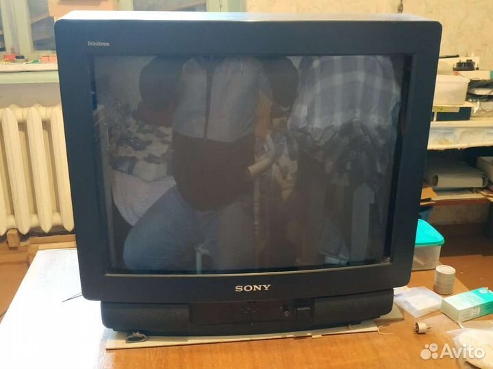 Телевизоры: Sony и Shivaki