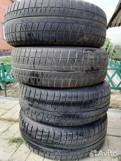 Bridgestone Blizzak DM-V3 215/60 R17