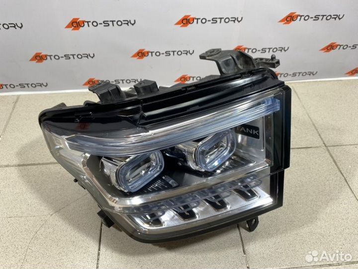 Фара правая Tank 500