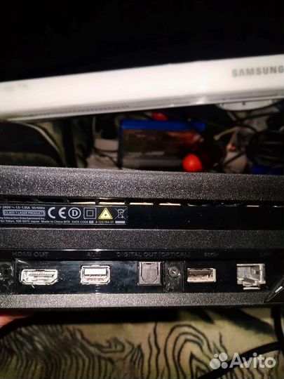 Ps4 pro 1tb 2 геймпада