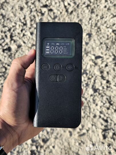 Портативный компрессор на аккумуляторе