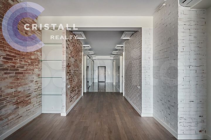 7-к. квартира, 300 м², 6/10 эт.