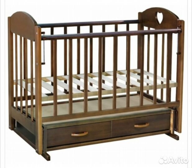 Детская кроватка с поперечным маятником