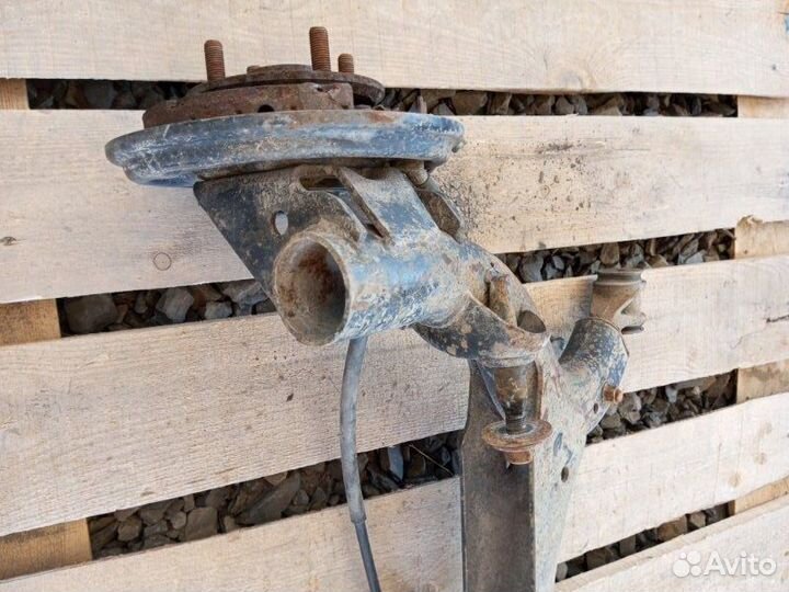 Балка задняя задняя Toyota Prius NHW10 1NZ 2000