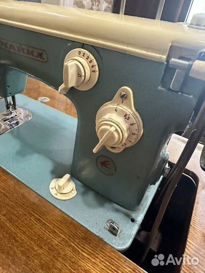 Швейная машина чайка с тумбой ножная рабочая