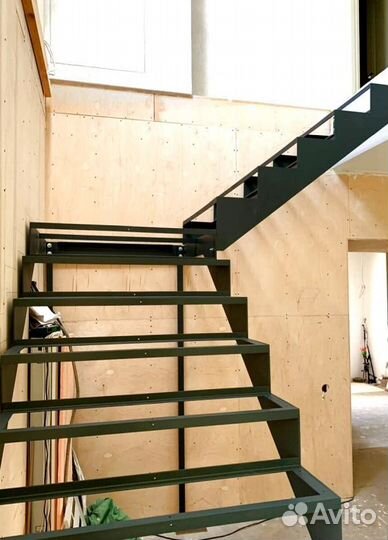 Лестница в коттедж