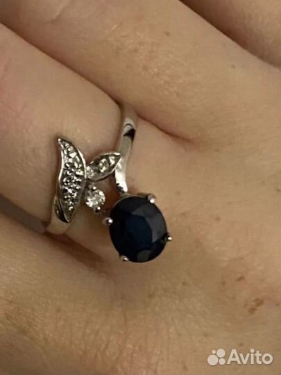 Серебряное кольцо с сапфиром