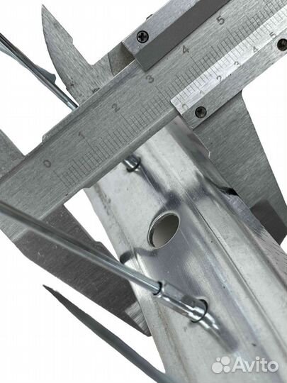 Обод 28 передний Урал железный в сборе с втулкой