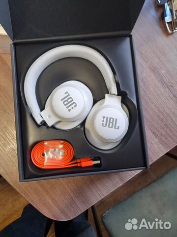 Беспроводные наушники jbl