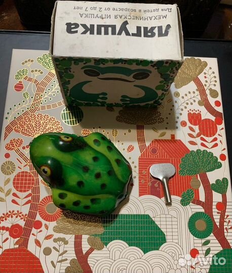 Лягушка заводная механическая игрушка СССР