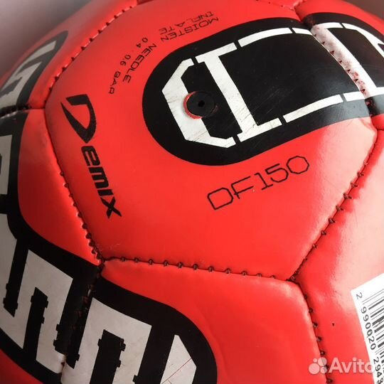 Футбольный мяч demix