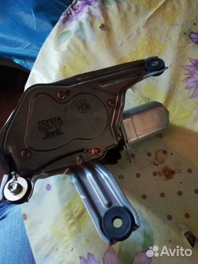 Моторчик дворников задний toyota Avensis t25