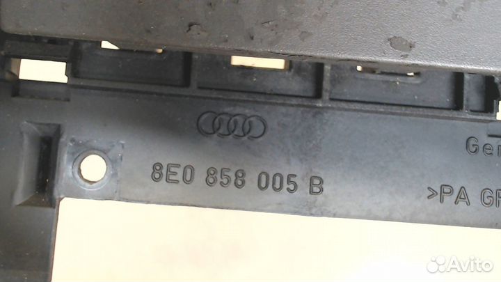 Кронштейн магнитолы Audi A4 (B6), 2004