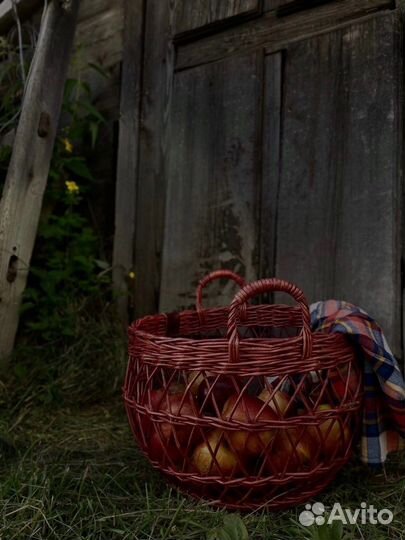 Корзина плетеная из бумажной лозы