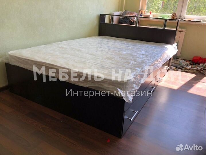 Кровать