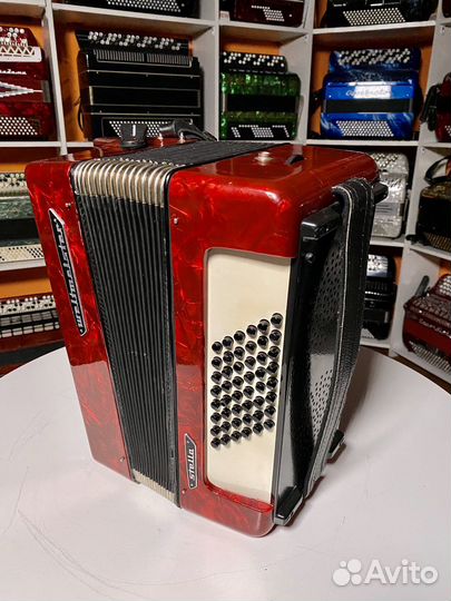 Аккордеон Weltmeister stella 1/2