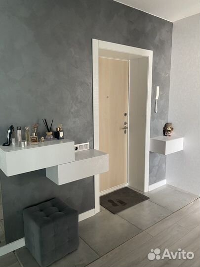 Гримерное зеркало, подвесная тумба