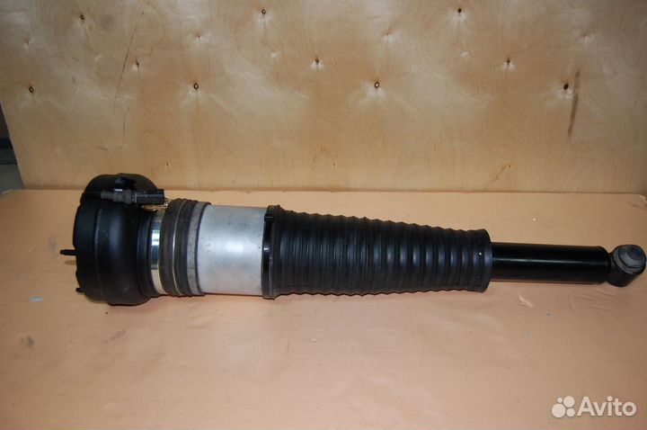 Пневмостойка ауди а8 д4 задняя левая