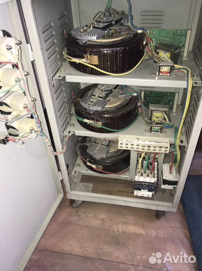 Стабилизатор напряжения