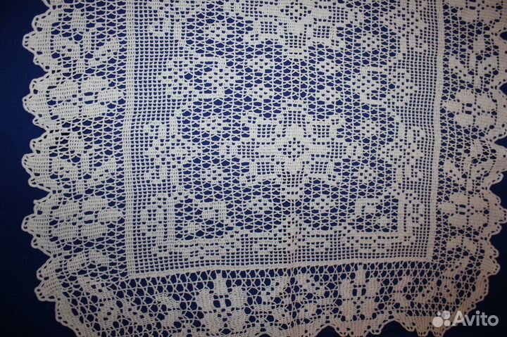 Салфетка-столешница вязаная