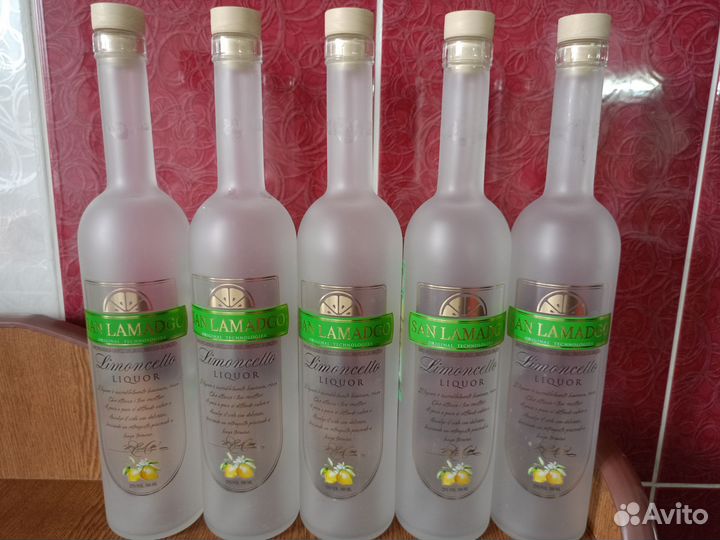 Бутылки стеклянные 0,5 с пробкой