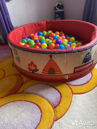 Сухой бассейн с шариками