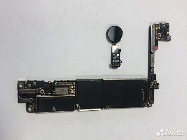 Материнская плата iPhone 7 на icloud