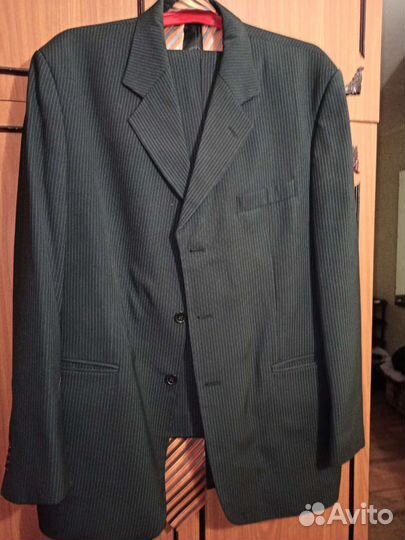 Мужской костюм в полоску