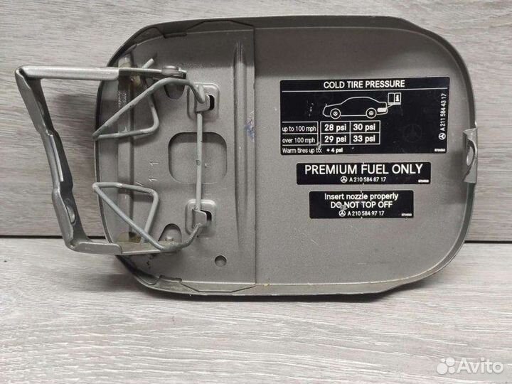 Лючок топливного бака Mercedes E W211