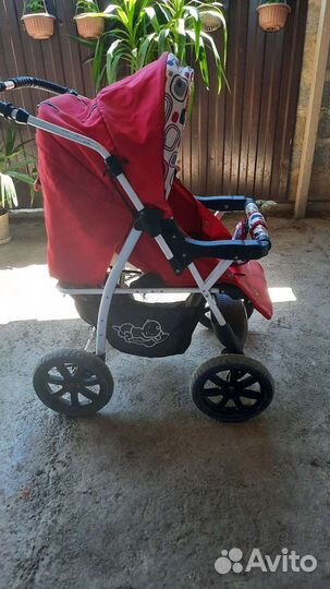 Прогулочная коляска