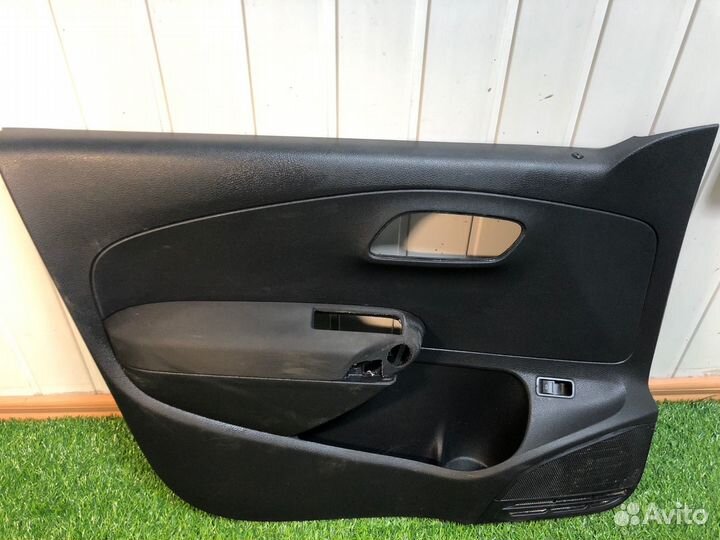 Обшивка двери передняя левая Volkswagen Polo Sedan