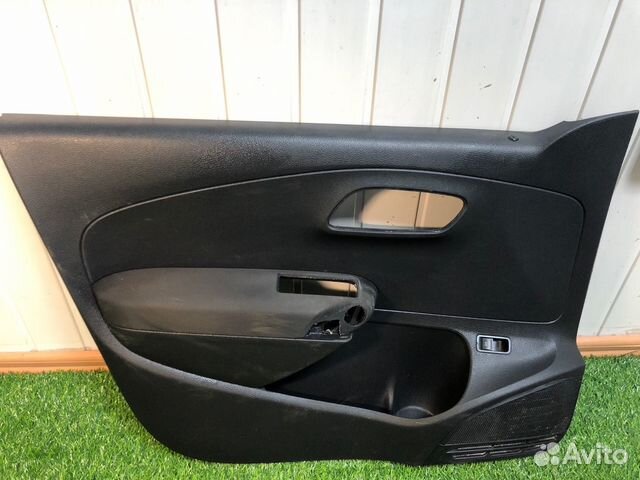 Обшивка двери передняя левая Volkswagen Polo Sedan