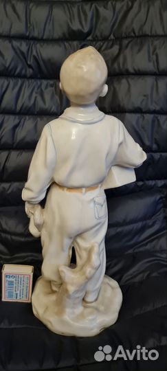 Фарфоровая скульптура