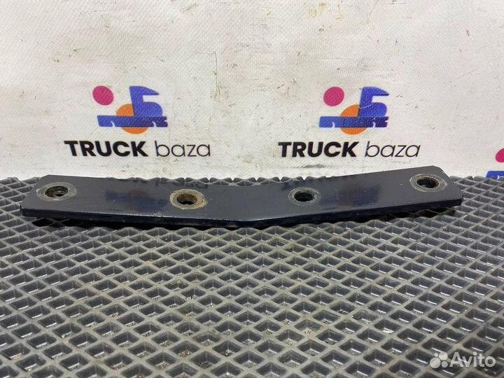 81411050589 Кронштейн траверсы задней