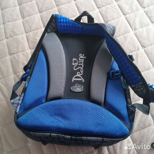 Школьный ранец