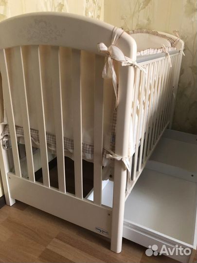 Бортики в кроватку с балдахином